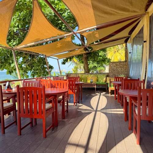 Click to view larger Travellers Beach Hotel photo 1